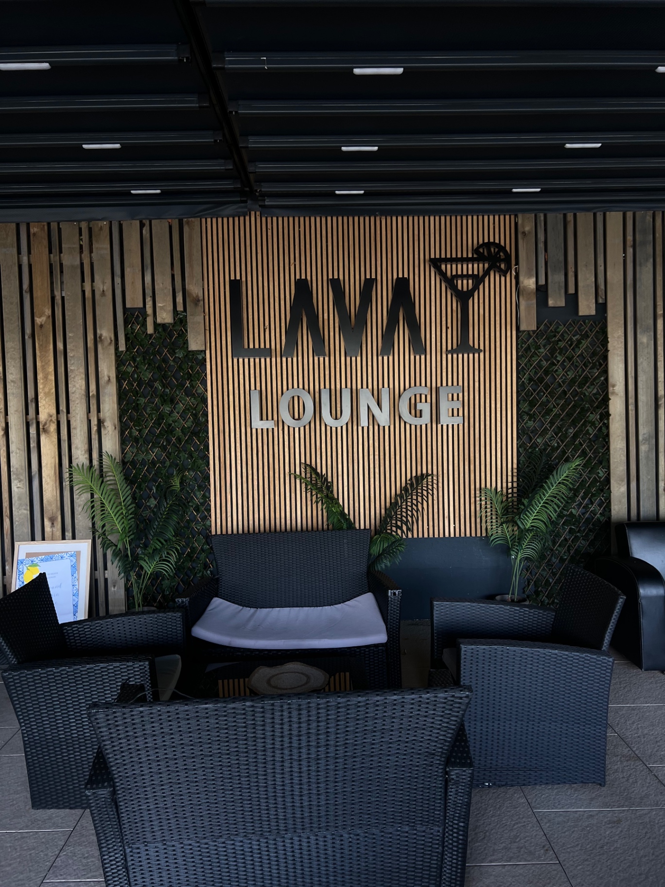 Lava Lounge Außenbereich